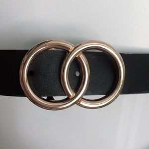 •NWOT Gold Circle Belt•